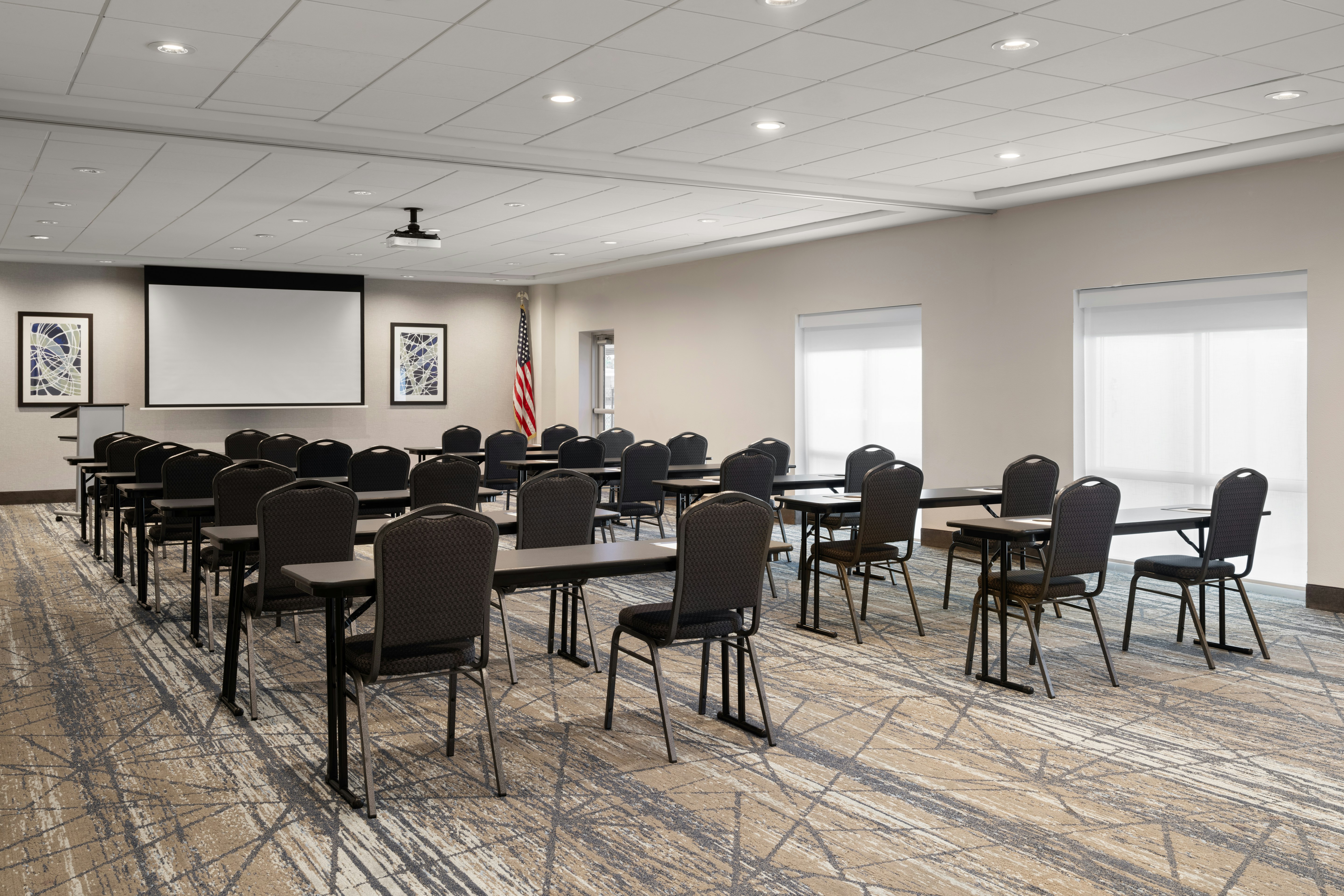 Holiday Inn Express Suites Tampa East Ybor City 45/56