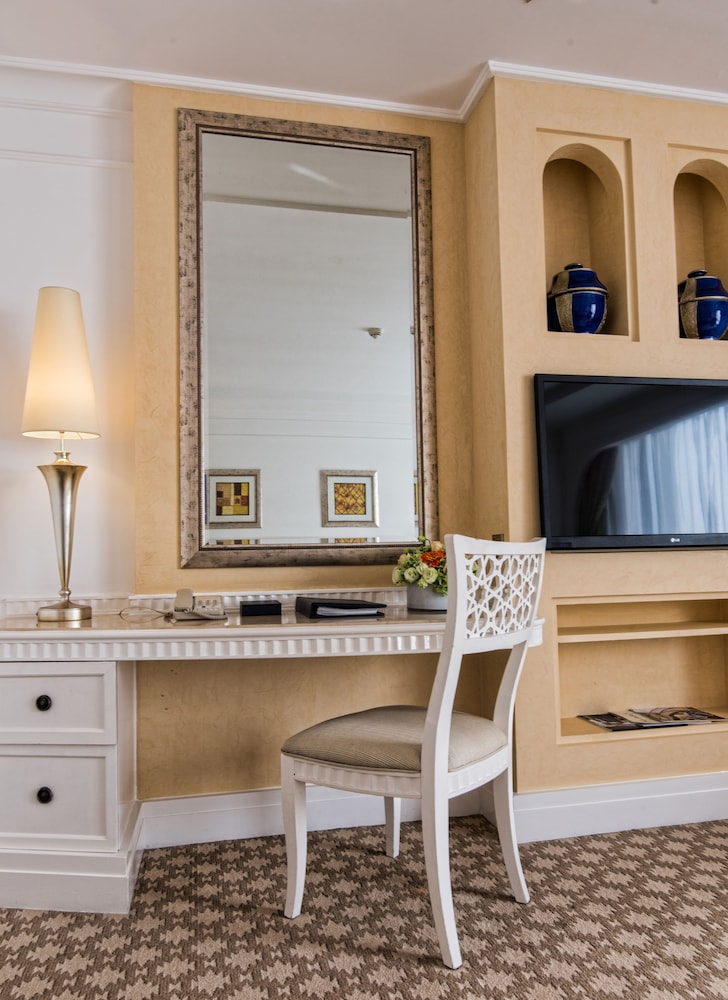 Al Habtoor Grand Resort, Autograph Collection 51/75