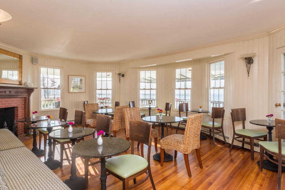 Beach House Inn 33/49