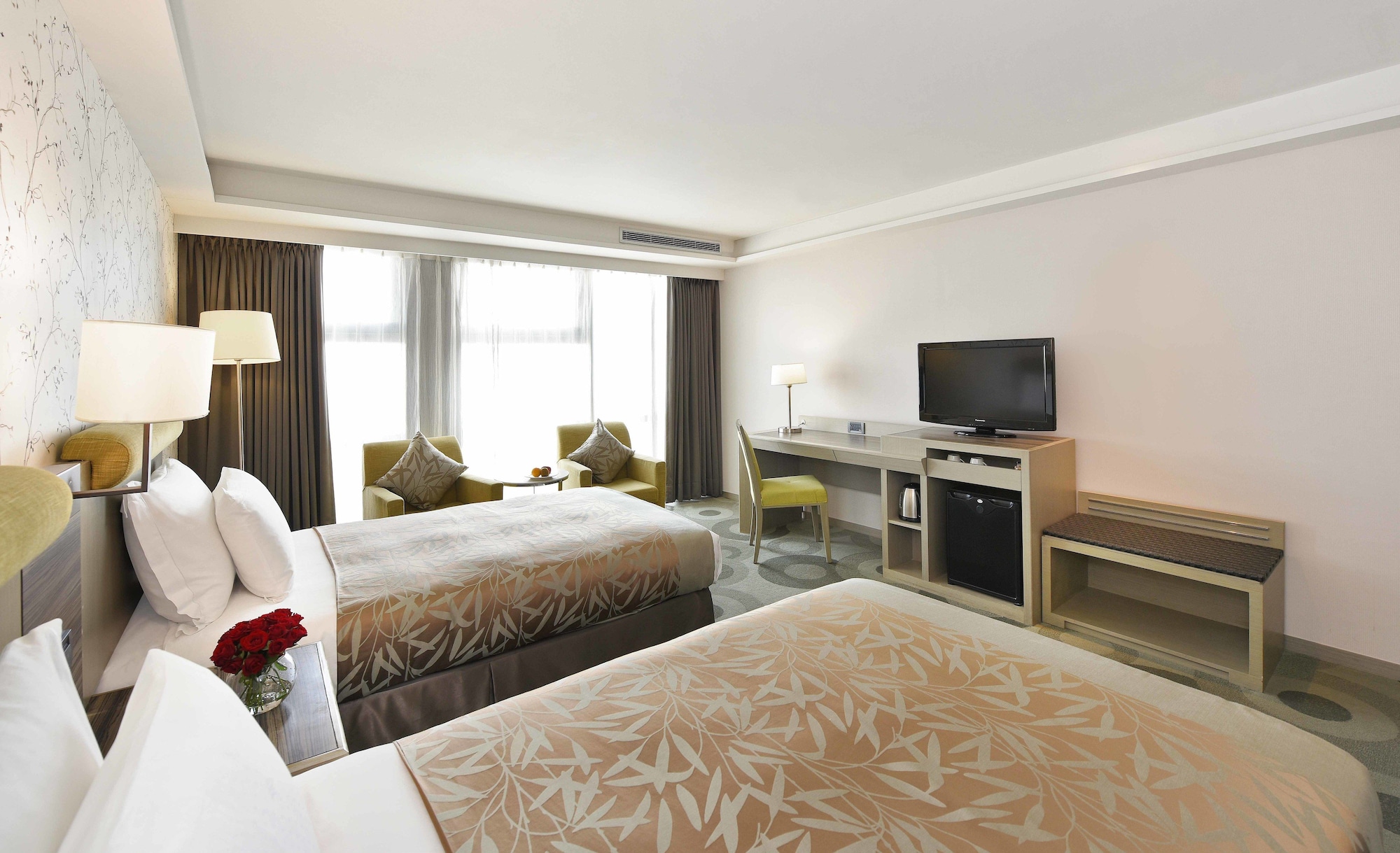 SUPERIOR, TWIN BEDS, CITY VIEW
