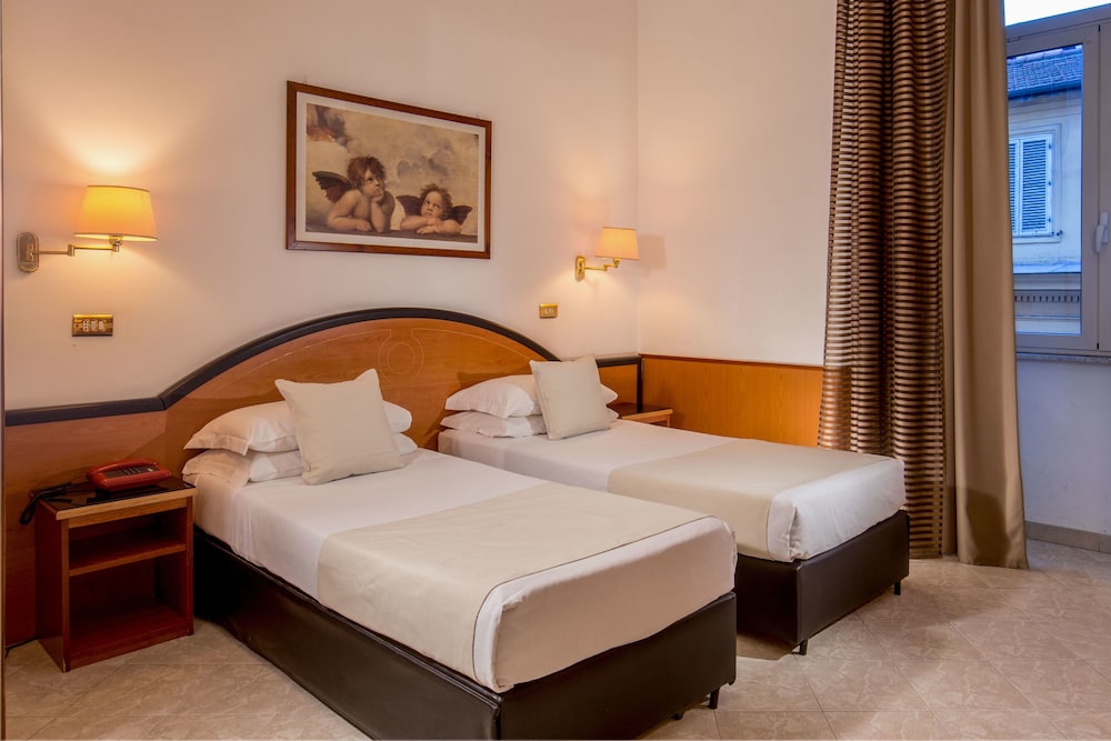 Hotel Sonya 20/48