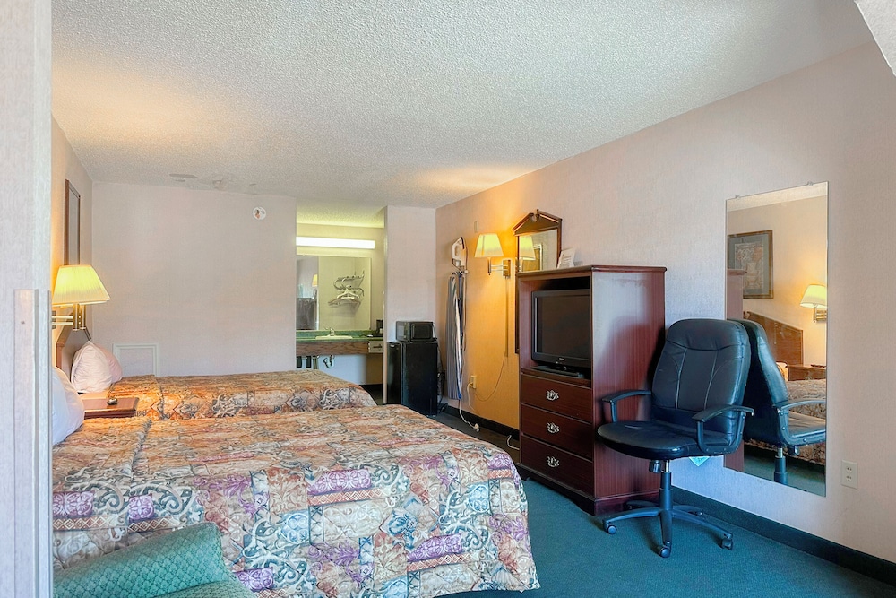 OYO Hotel East Macon I-75 43/74