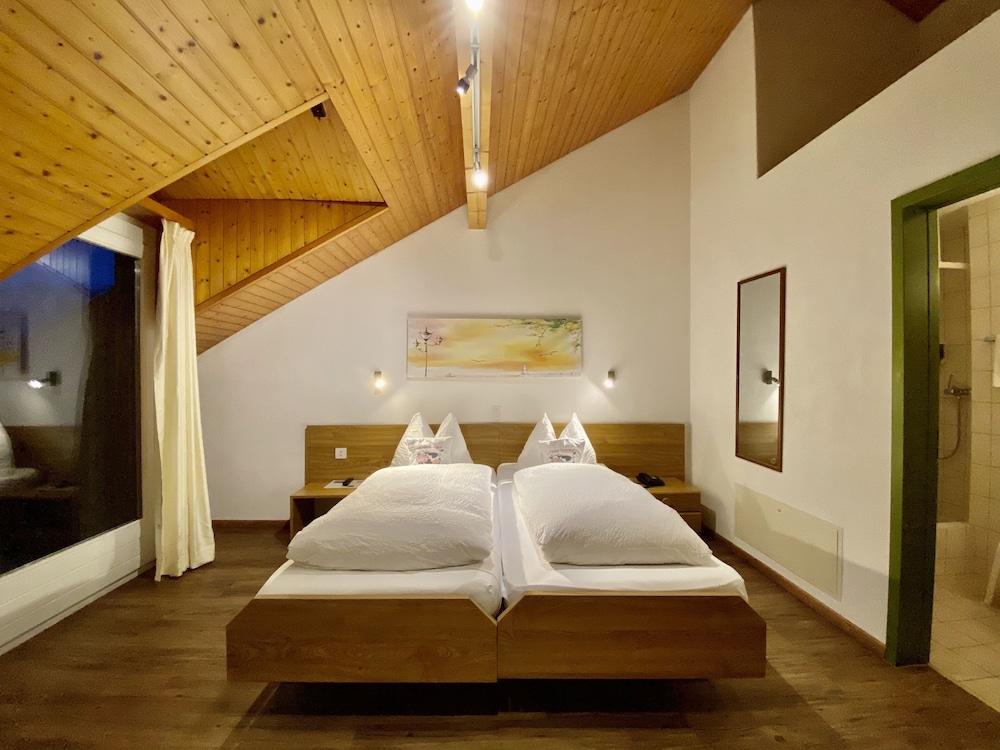 ROOM, DOUBLE BED, ATTIC