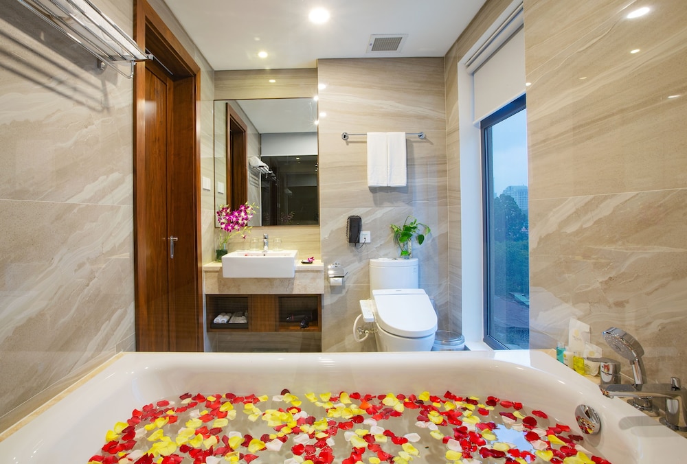 Orchids Hotel Saigon 6/70