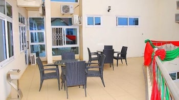 Airport West Hotel 60/75
