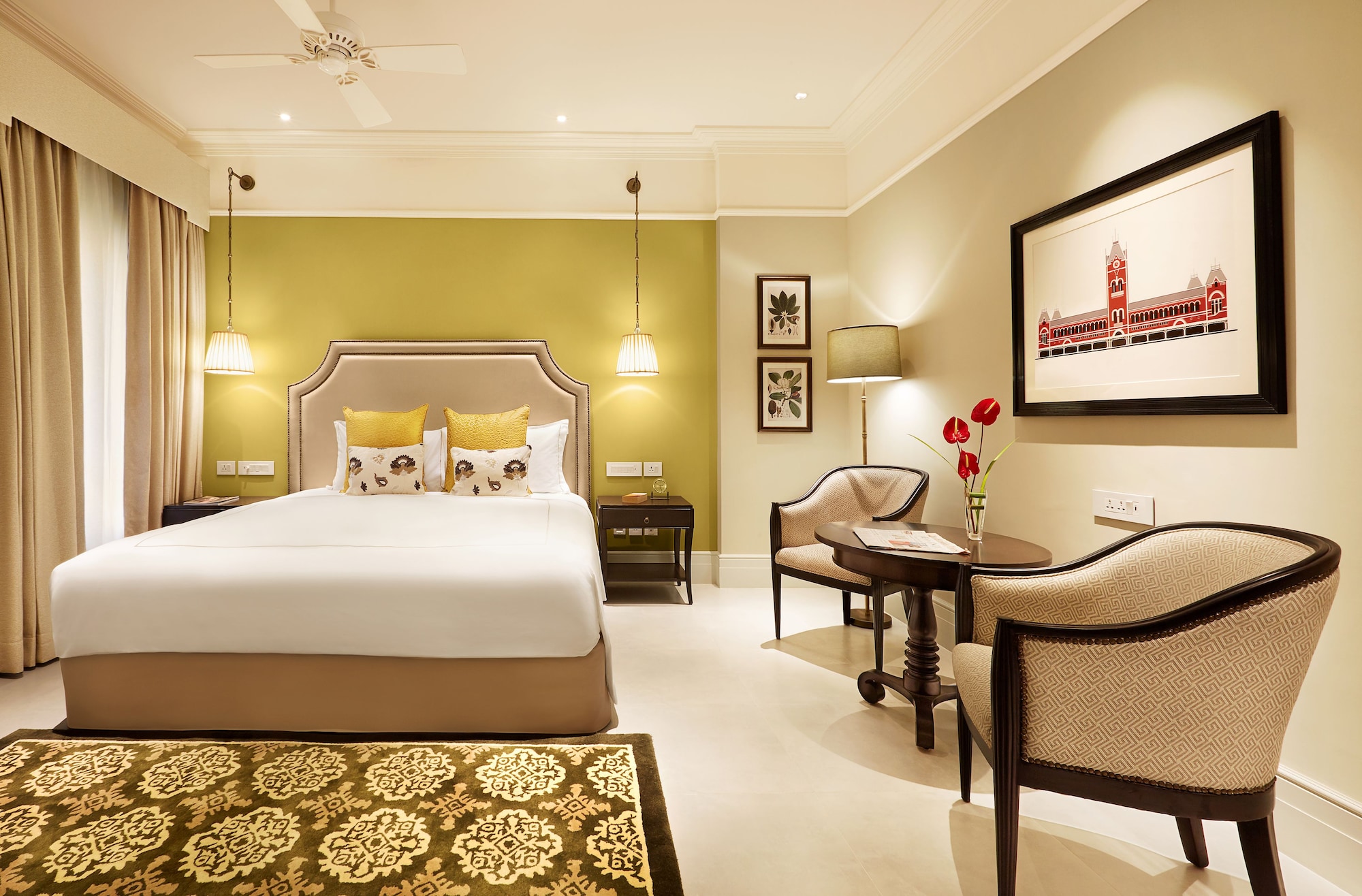 LUXURY, KING BED
