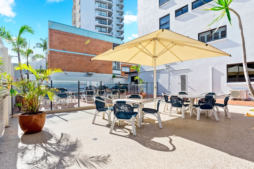 WINDWARD APARTMENTS 73/81