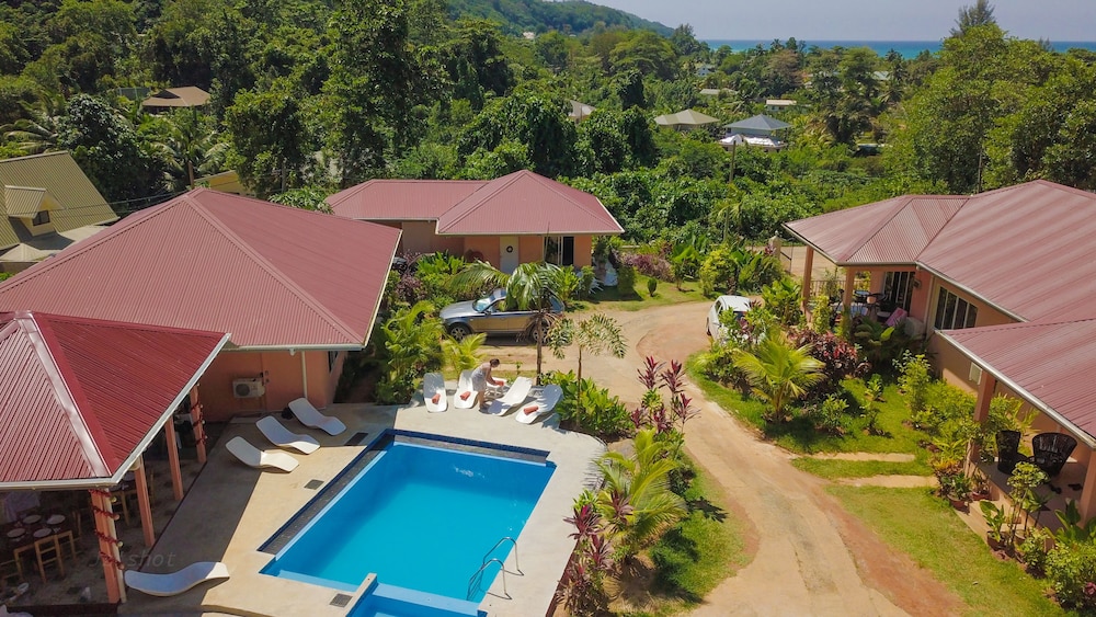 Alha Villa 7/22