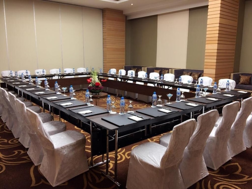 Ramee Rose Hotel 48/54