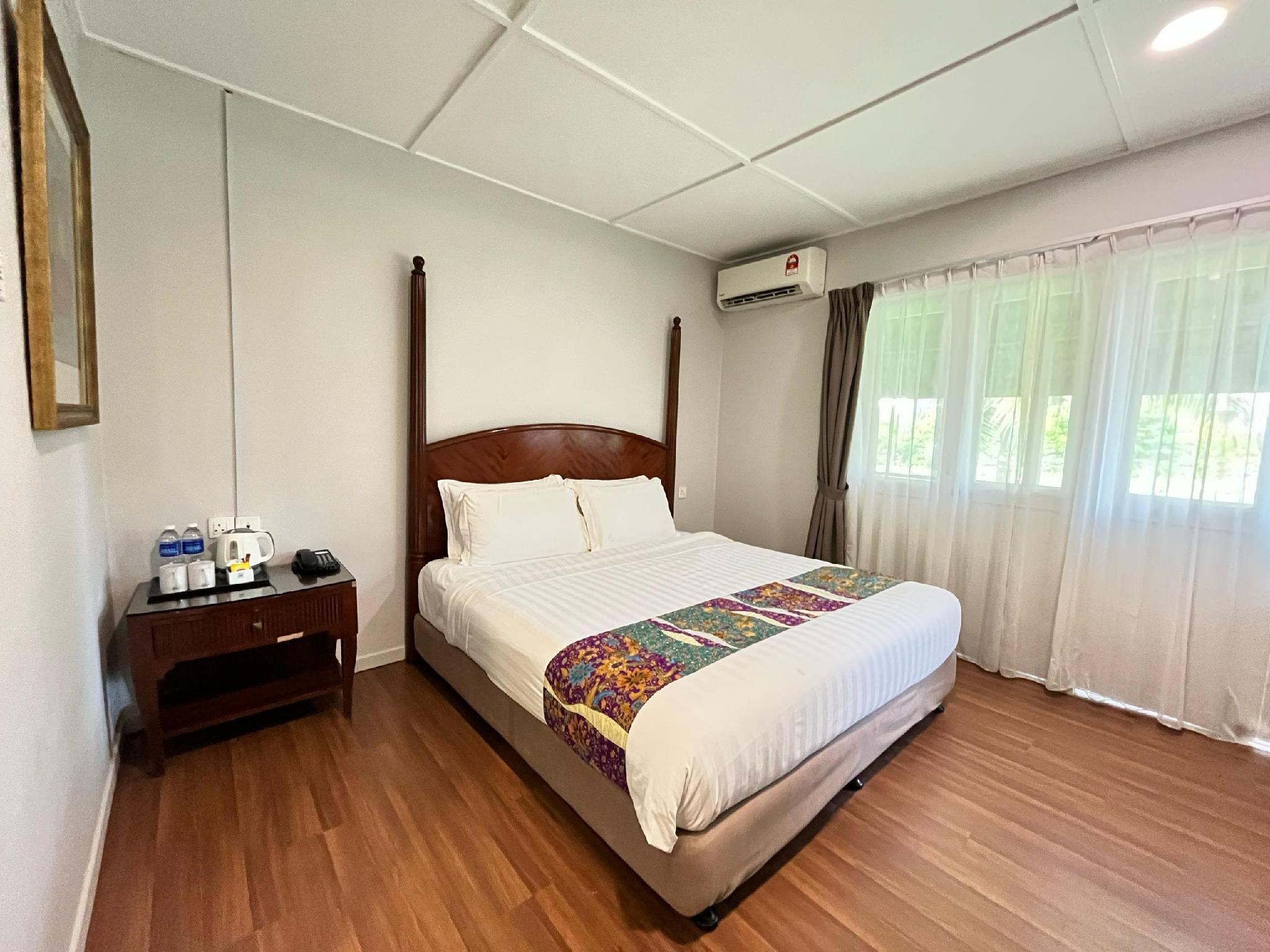 Garden, King Bed