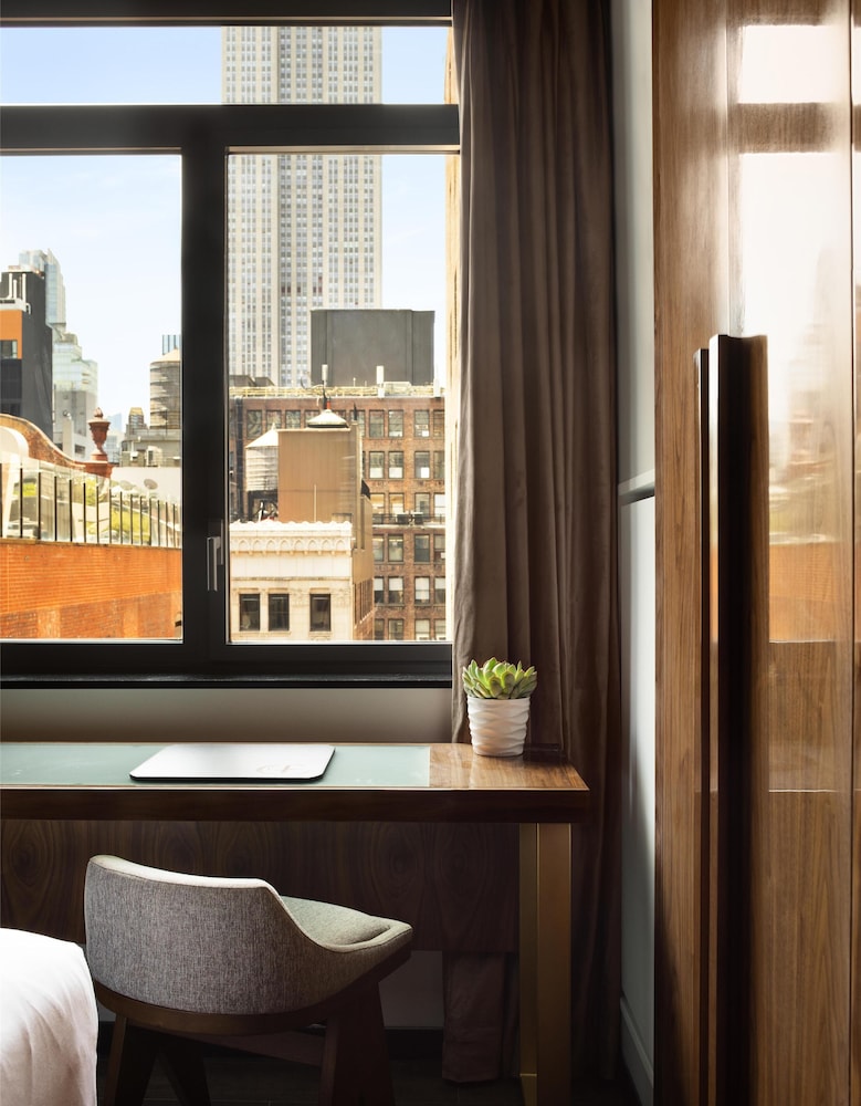 Grayson Hotel in the Unbound Collection by Hyatt 45/46