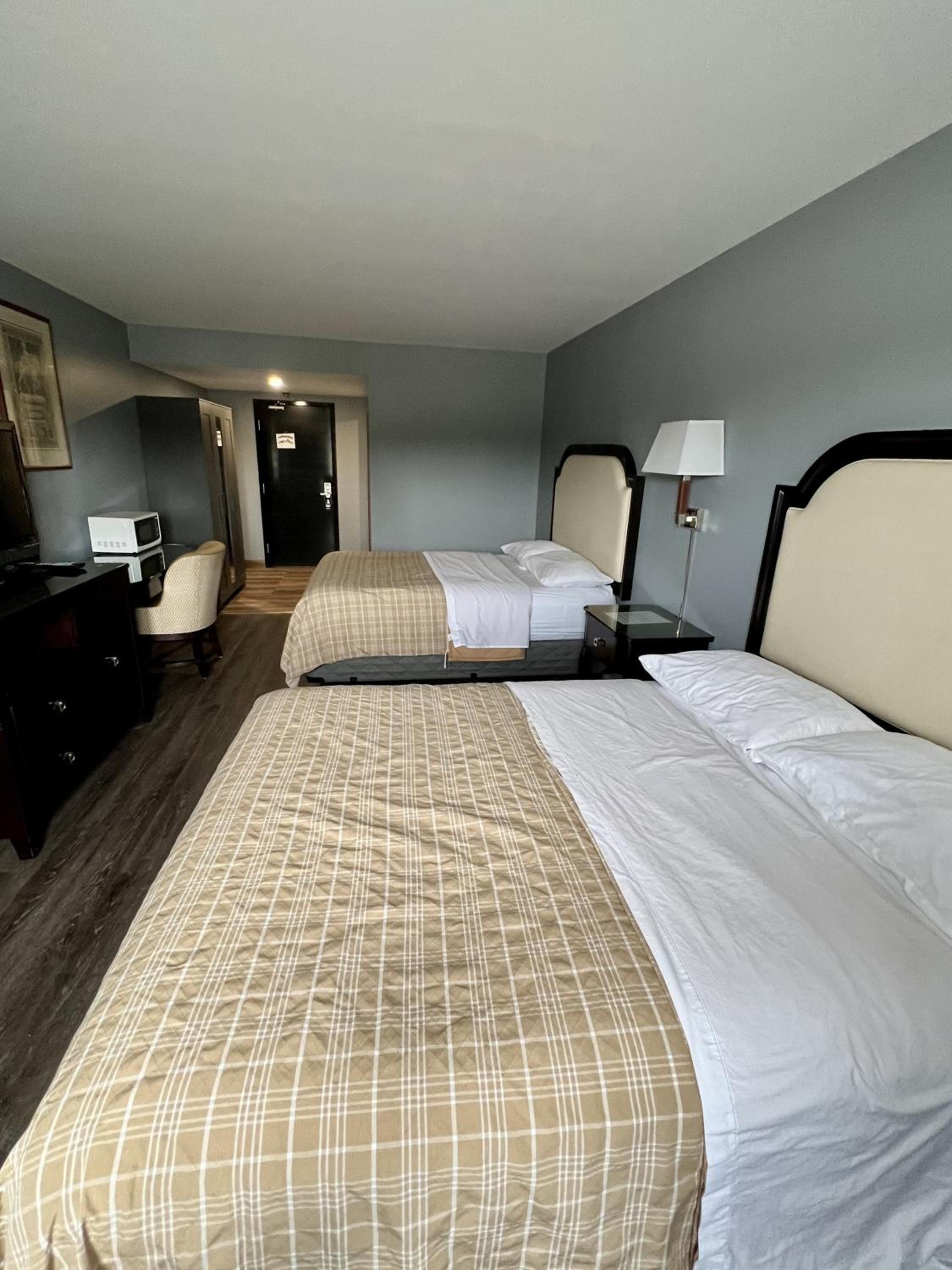 HWY 17 Hotel 22/50