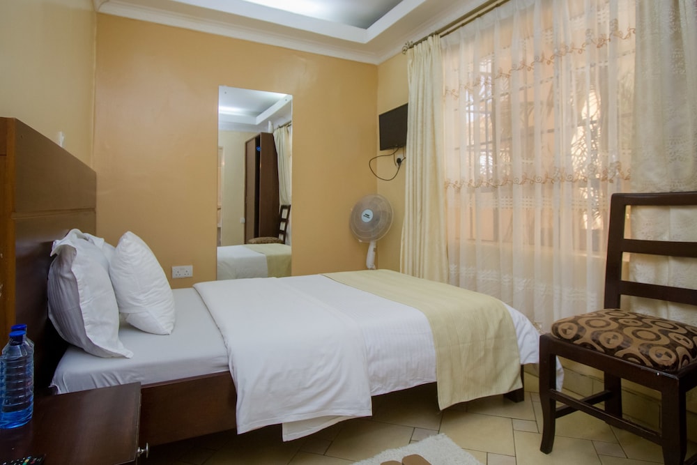 Capital Heights Hotel 28/65