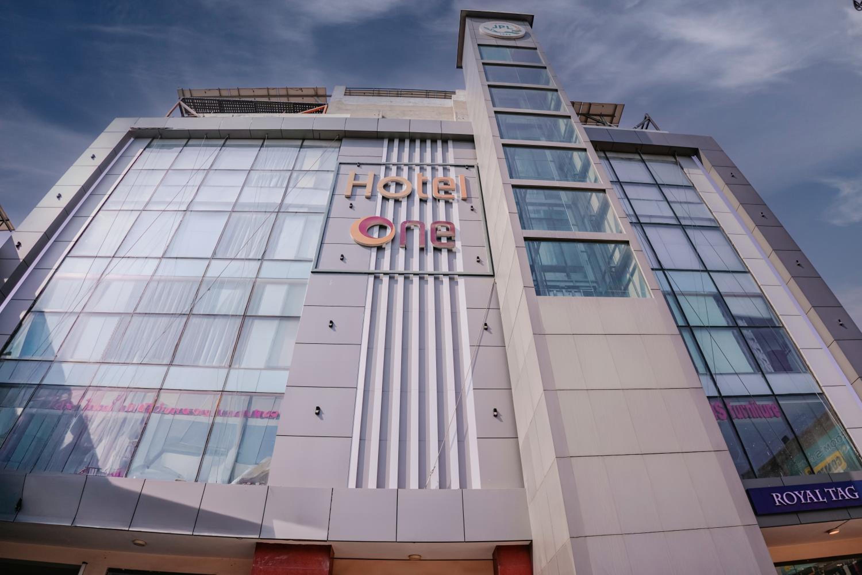 Hotel One Club Road Rahimyar Khan in RAHIM YAR KHAN
