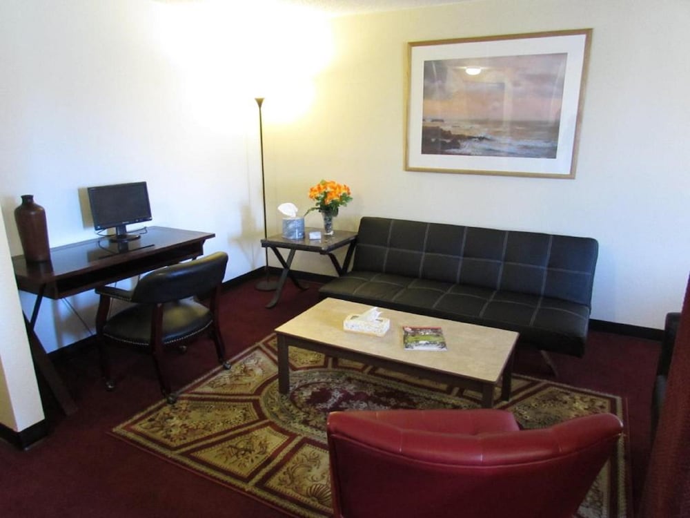 Kennewick Suites 33/58