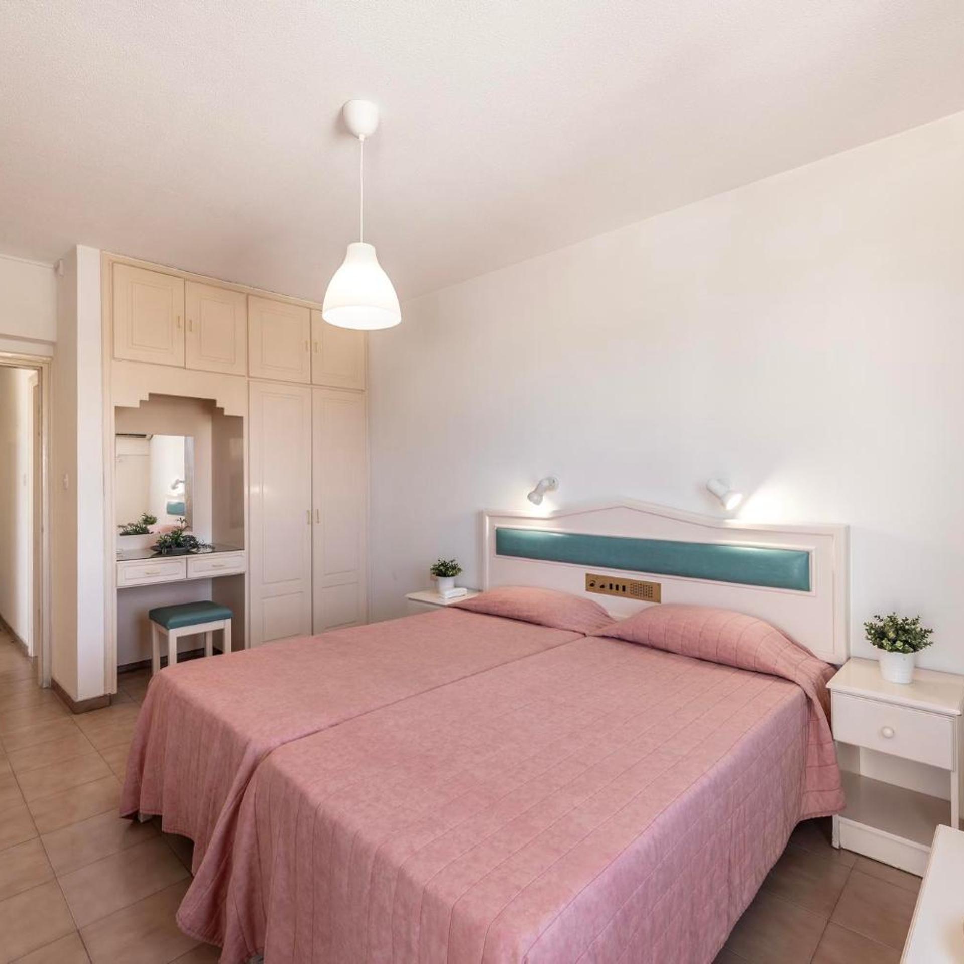 One Bedroom Apartment