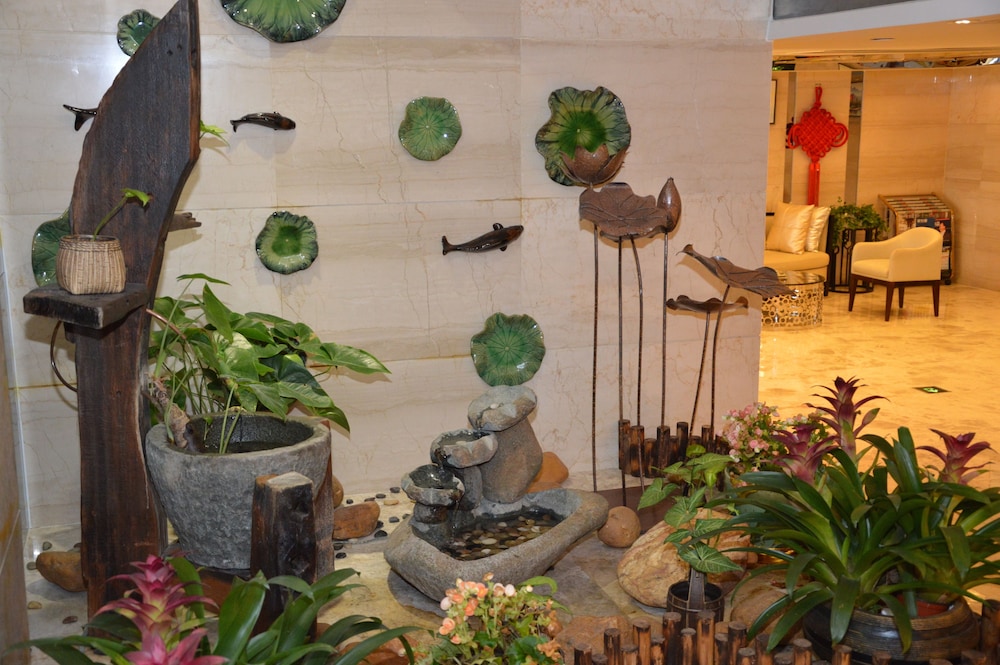 L Hotel Changsheng 43/62