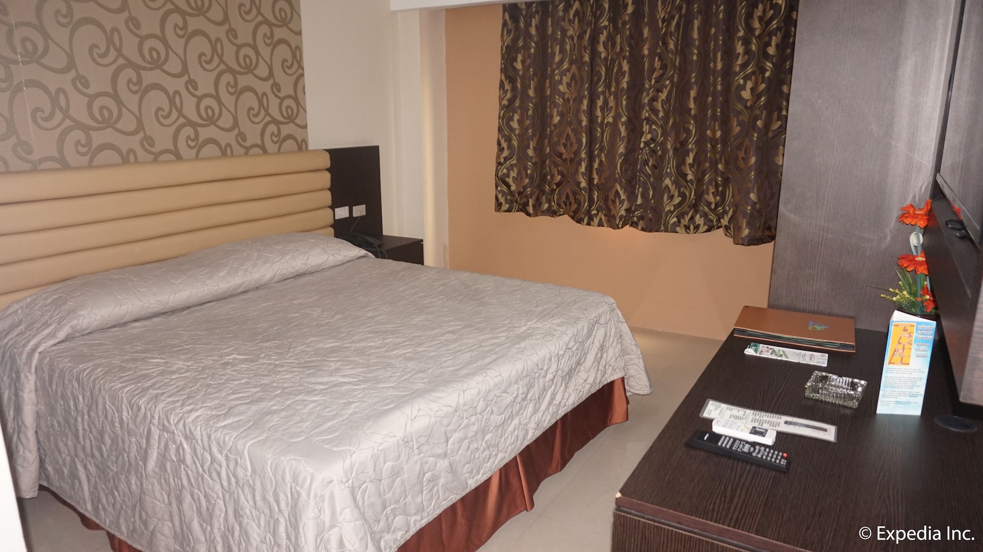 Suite, King Bed