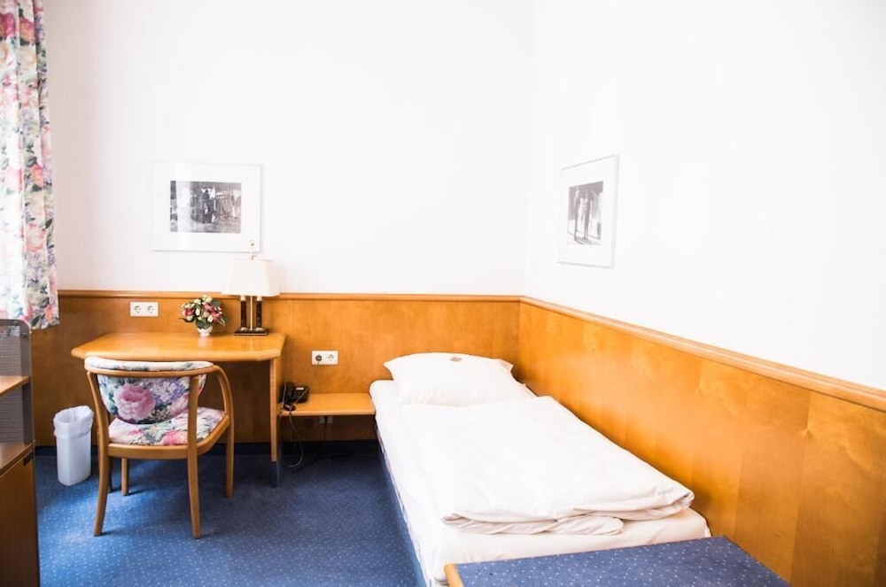 Hotel Am Rathaus 11/24