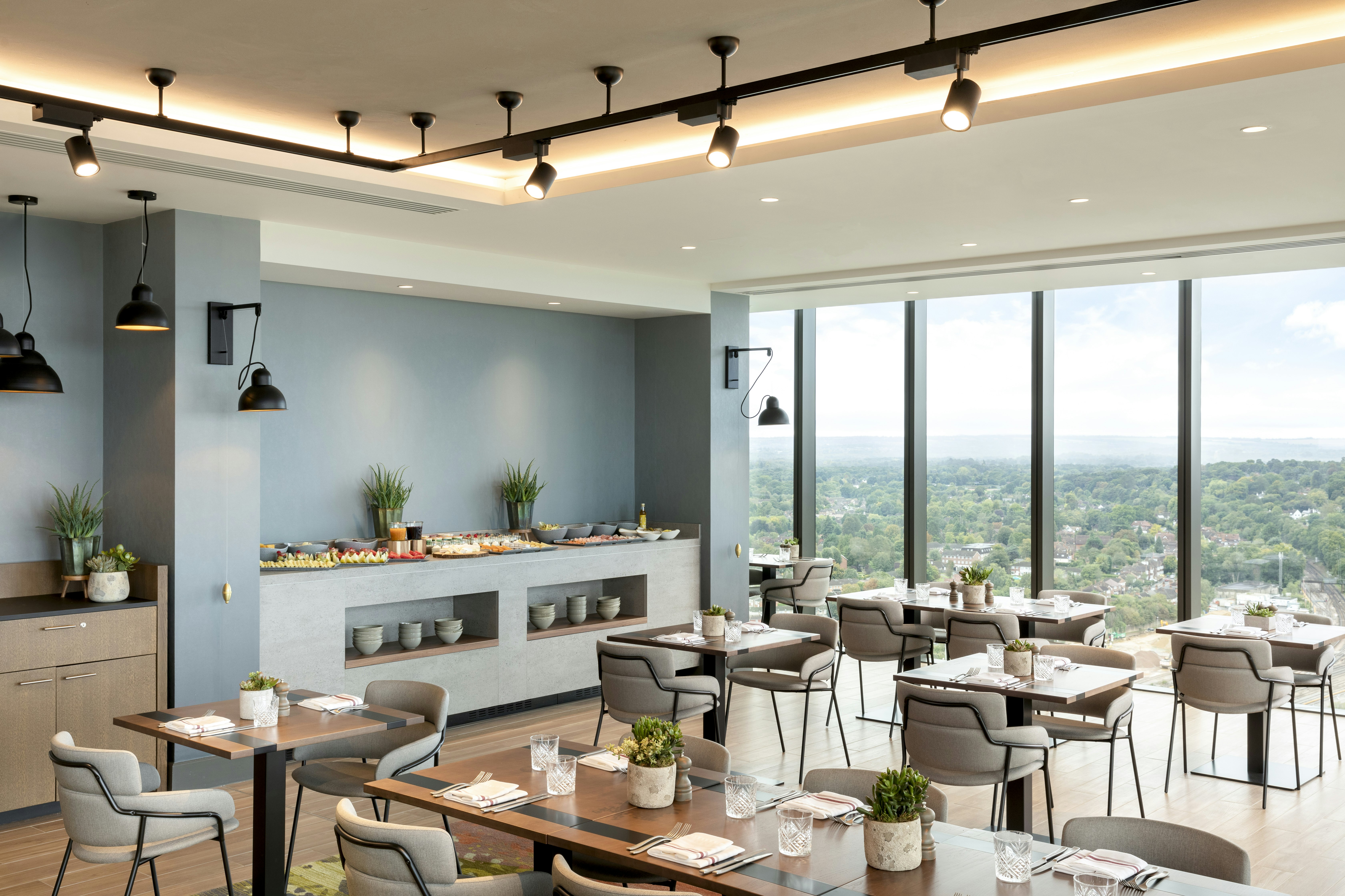 Hilton Woking 24/48