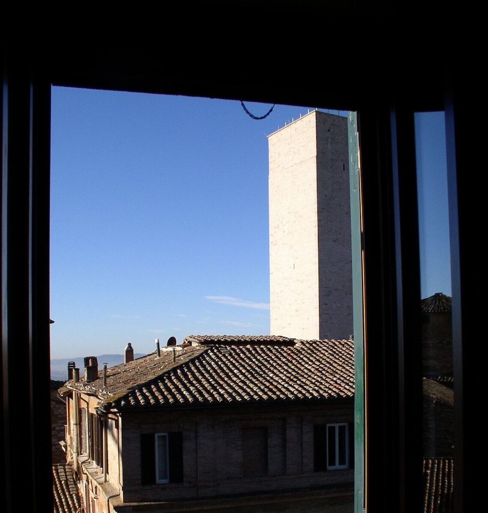 Primavera Mini Hotel 56/63