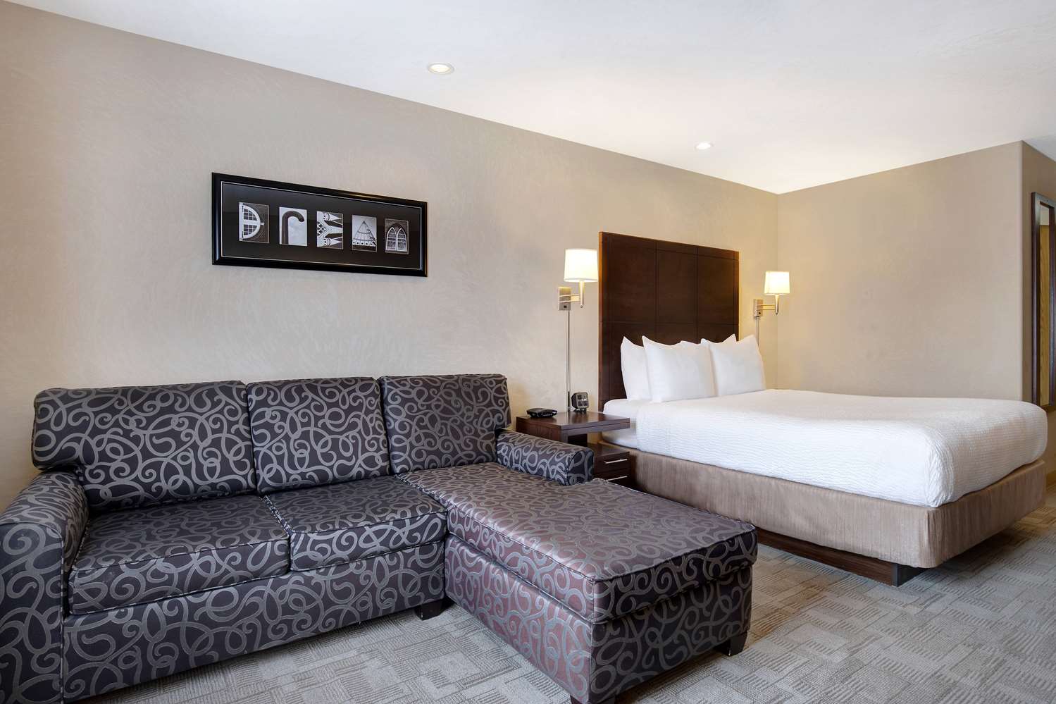 Days Inn By Wyndham Medicine Hat 9/38