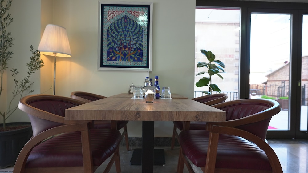 Pertevniyal Aziziye Hotel 40/50