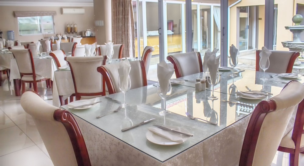 Lakeview Boutique Hotel Conference Centre 38/52