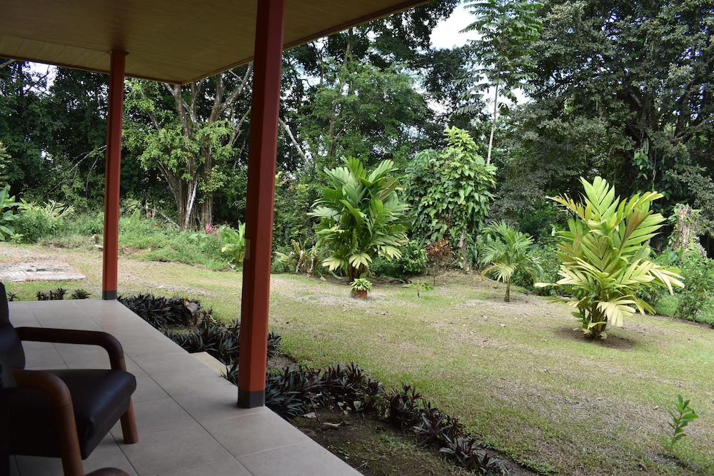 Arenal Country Inn 8/63