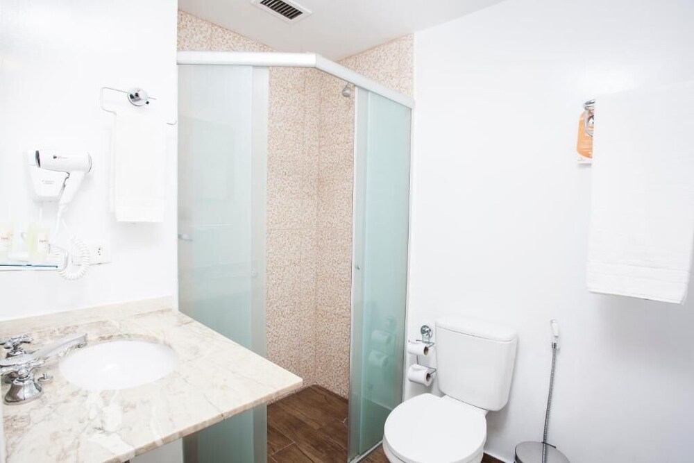 TRAVEL INN PARK AVENUE 50/50