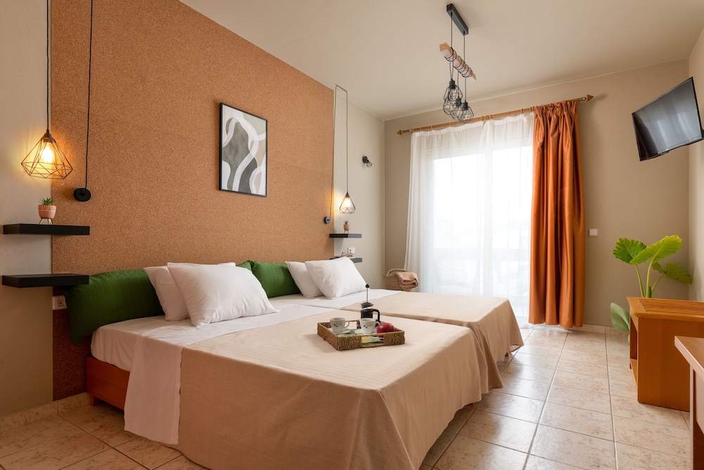 PREMIER, STUDIO, GARDEN VIEW, GARDEN AREA