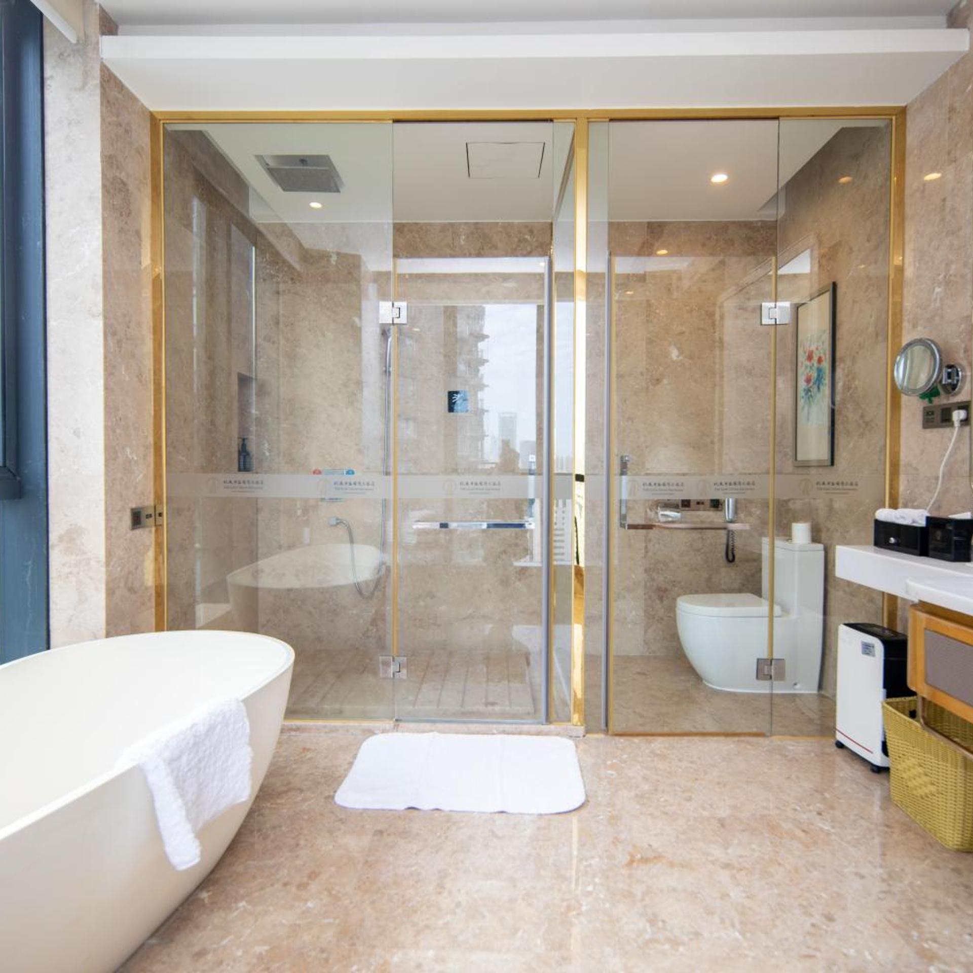 Harmony Hotel Shenzhen 75/82