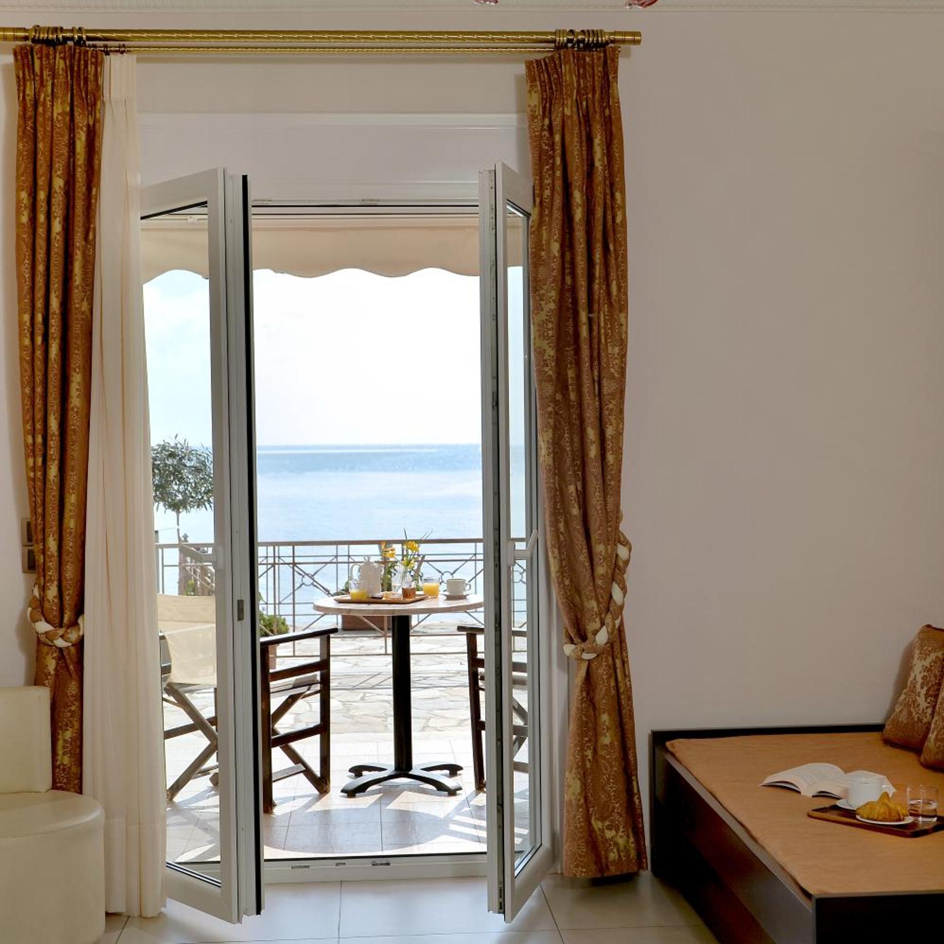 غرفة سوبيريور ثلاثية بإطلالة على البحر، Ilia Mare Hotel 7/7