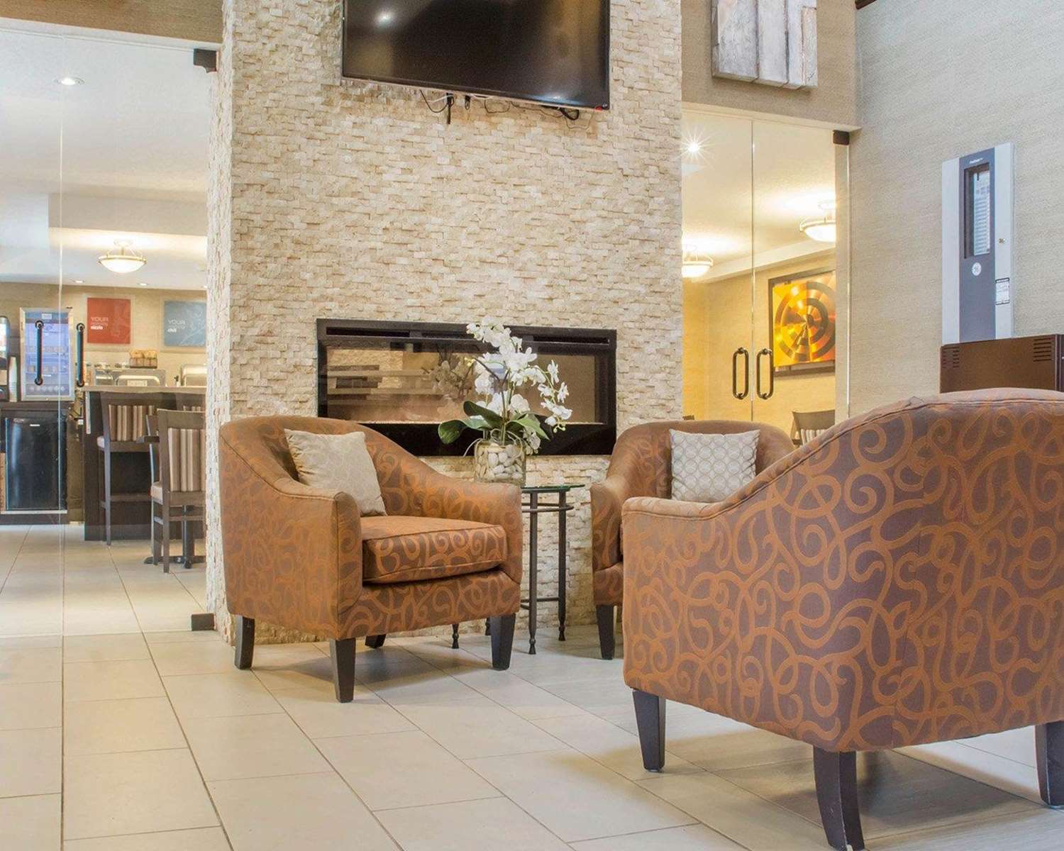 Comfort Inn Guelph 16/25