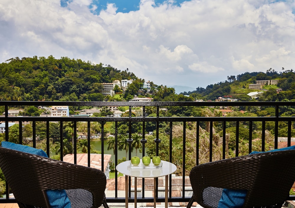 Radisson Hotel Kandy in KANDY