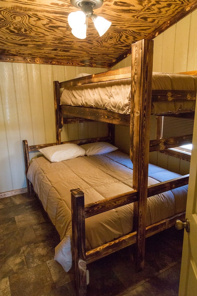 Ozark Village Resort 27/67