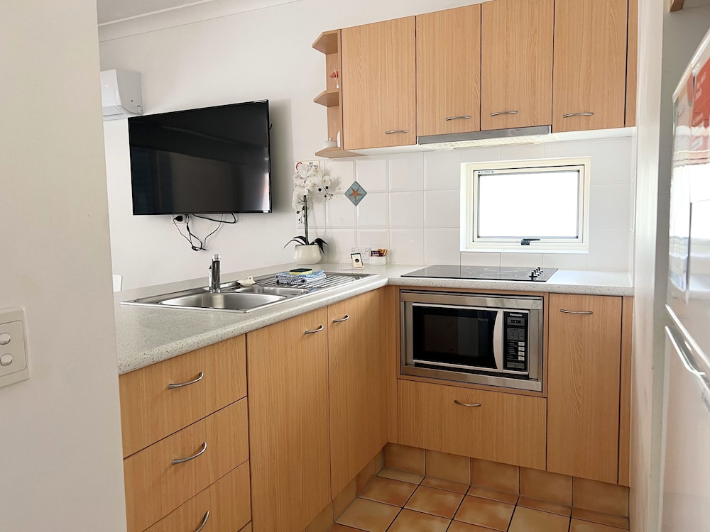 Montego Sands Resort 33/50