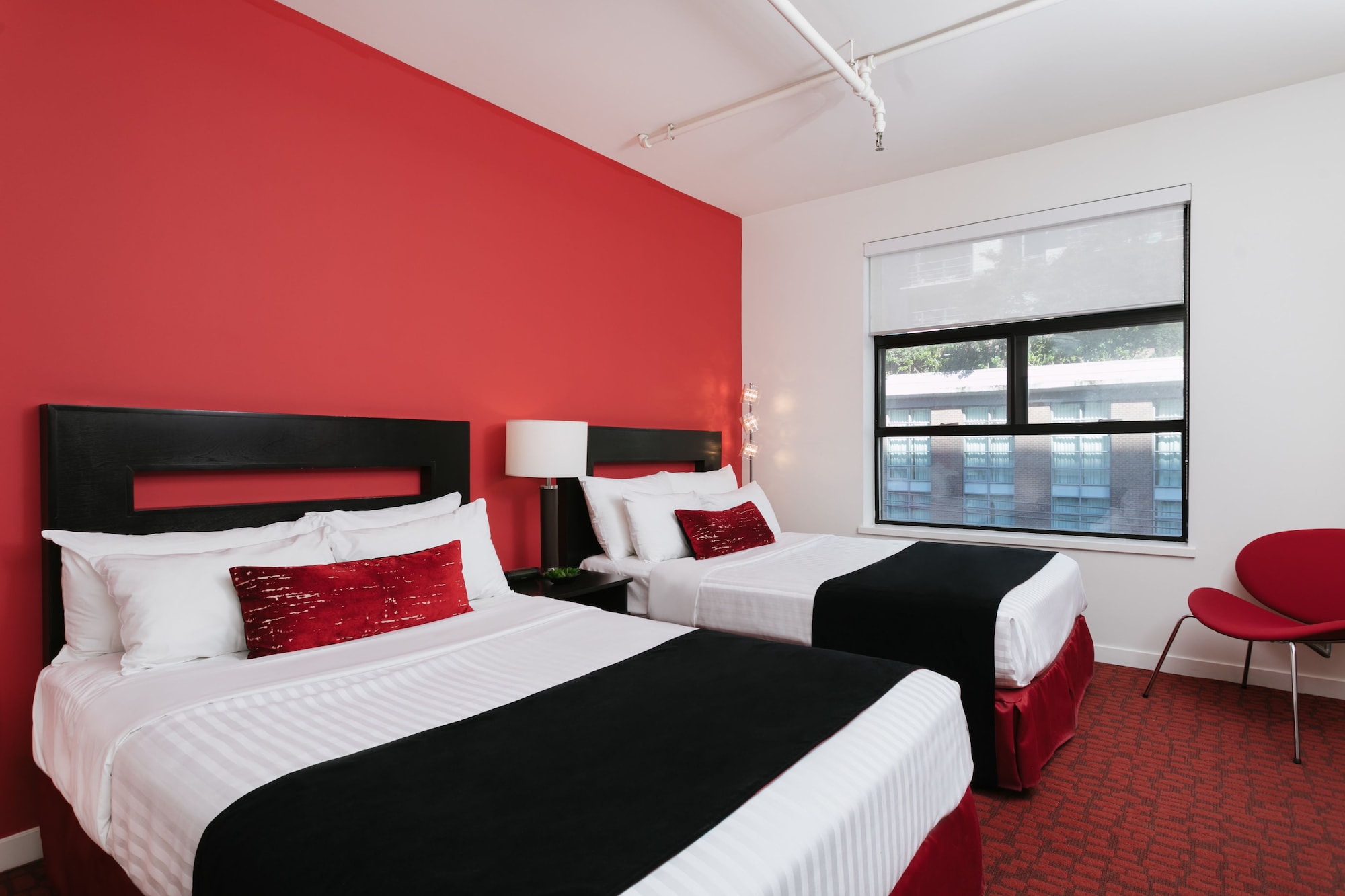 STANDARD, 2 DOUBLE BEDS