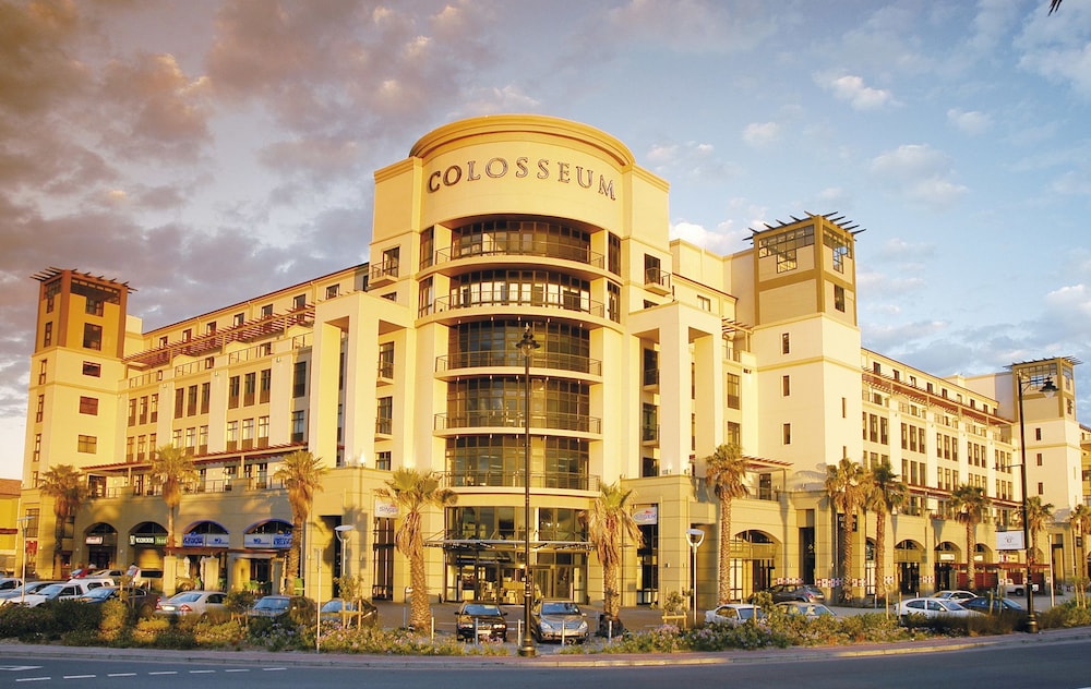 Colosseum Hotel 3/73