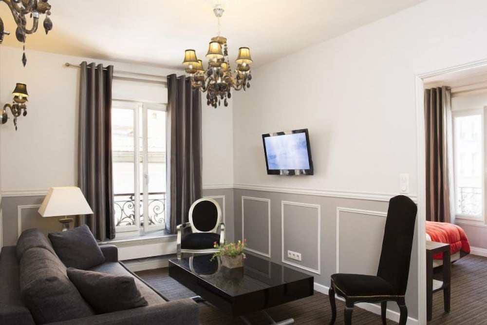 Bastille Hostel 32/47
