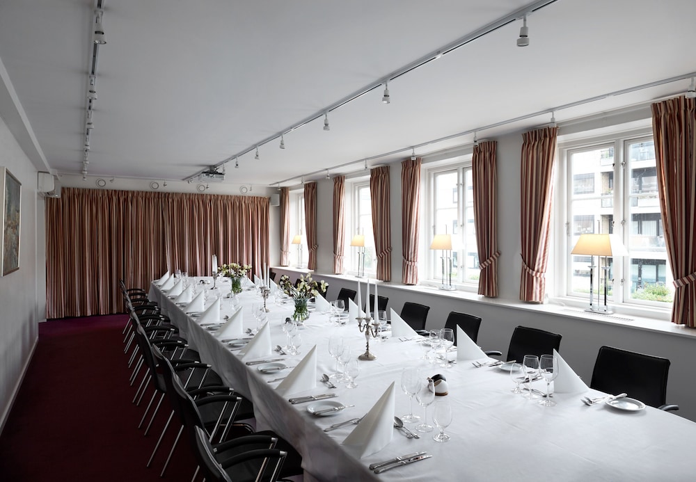 GENTOFTE HOTEL 55/59