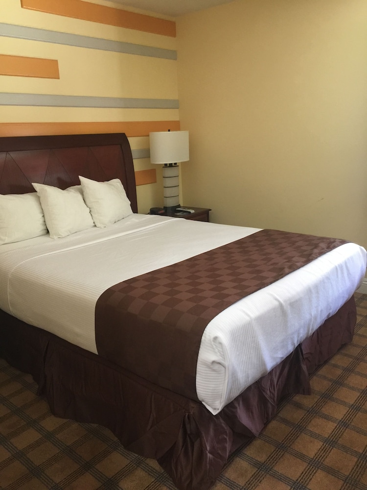 Knights Inn Downtown Los Angeles 35/57