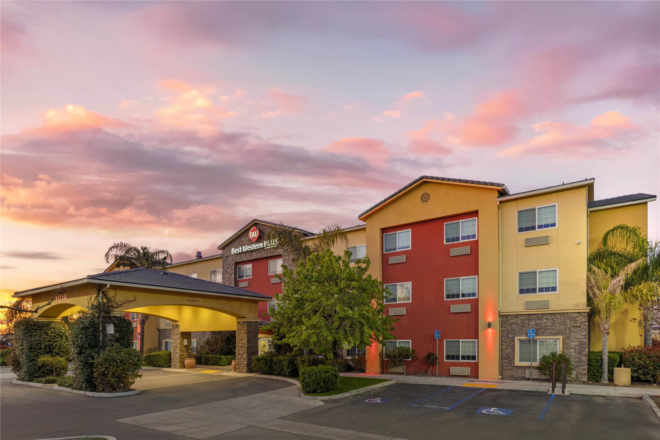 Best Western Plus Wasco Inn & Suites 5/63