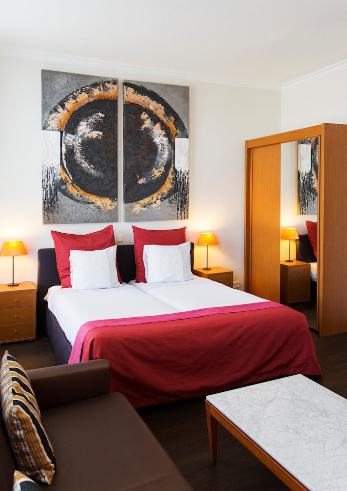 Grand Museum Hotel, BW Signature Collection 30/64