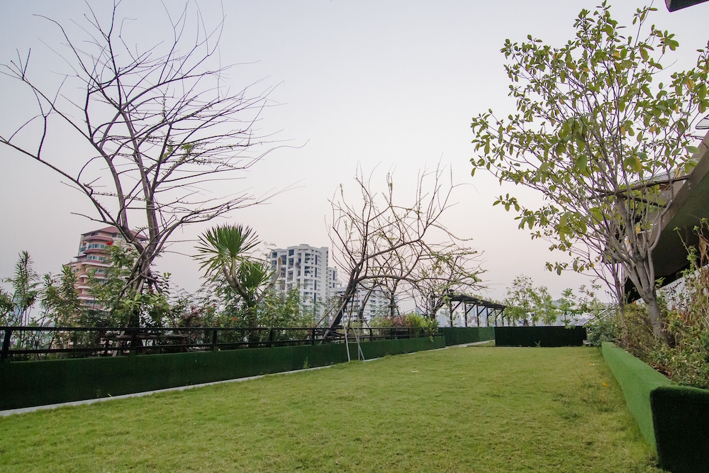 Hope Land Hotel & Residence Sukhumvit 8 67/77