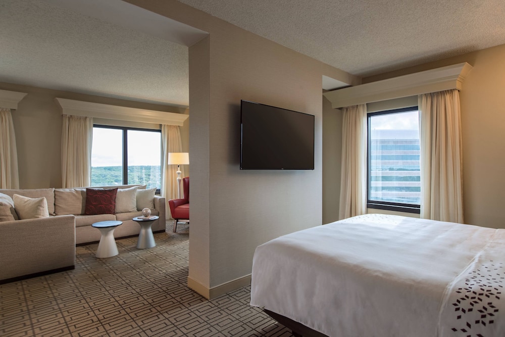 Renaissance Austin Hotel 33/45
