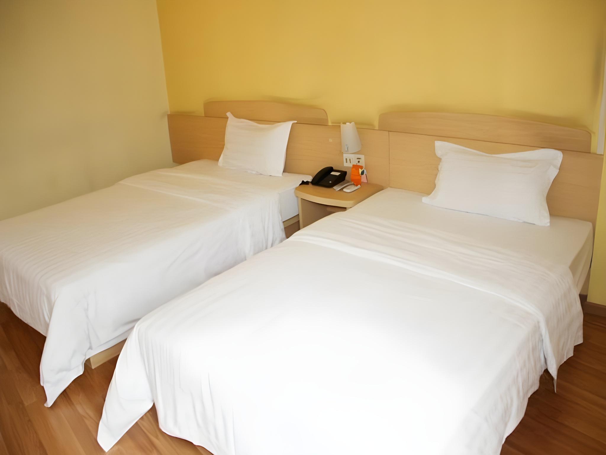 IU Hotel (Chongqing Fengdu Ghost City) 13/40