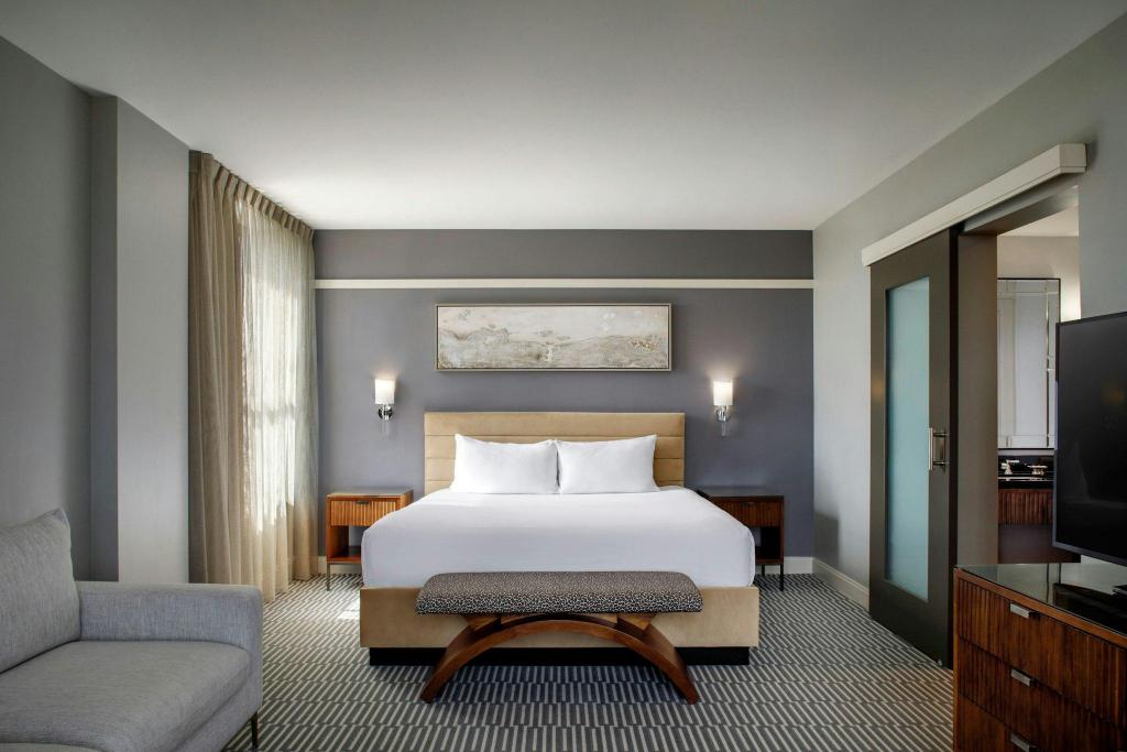 1 Bedroom, Rock Star, Suite, King Bed, Downtown View