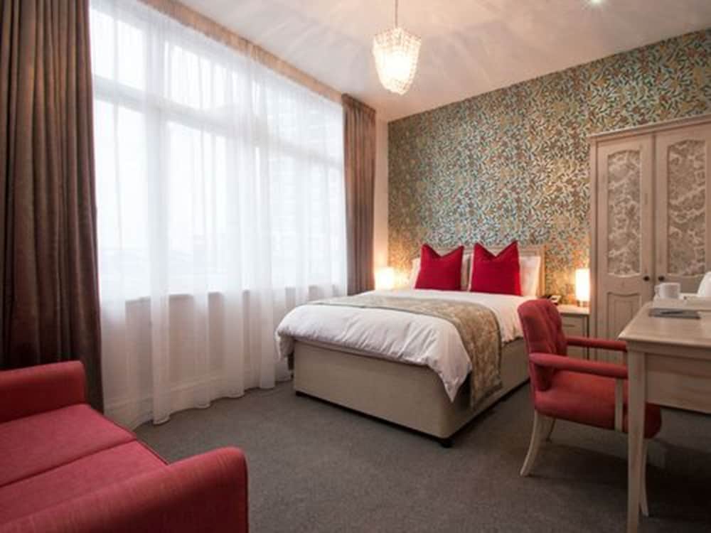 W12 ROOMS 23/58