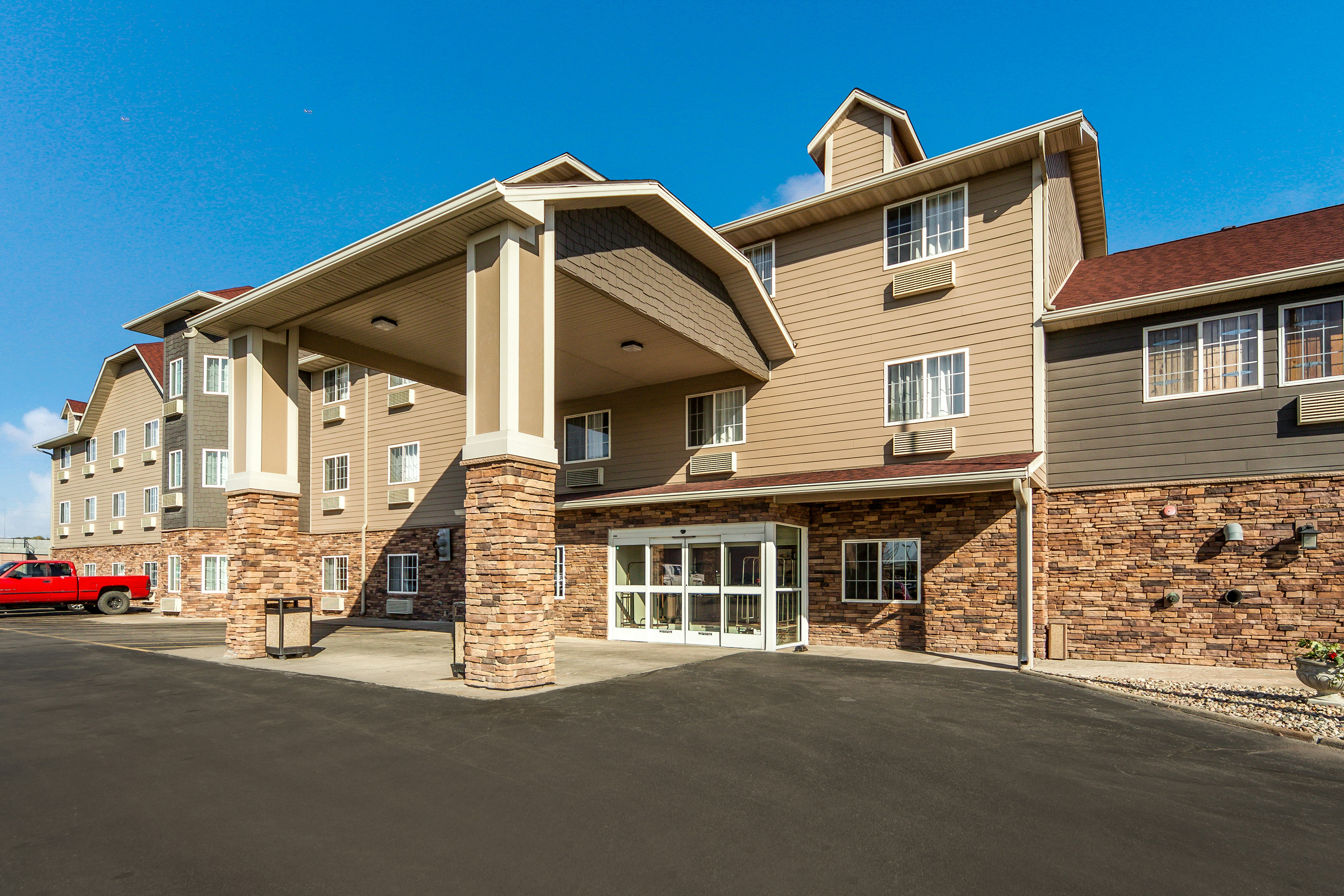 Red Roof Inn & Suites Omaha - Council Bluffs 43/47
